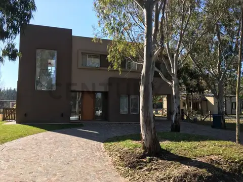 CASA 3 dormitorios - MIRALAGOS