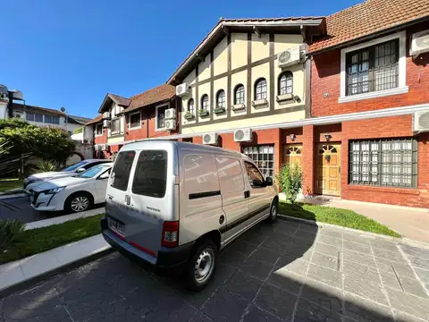 Depto Tipo Casa en Venta de 3 ambientes