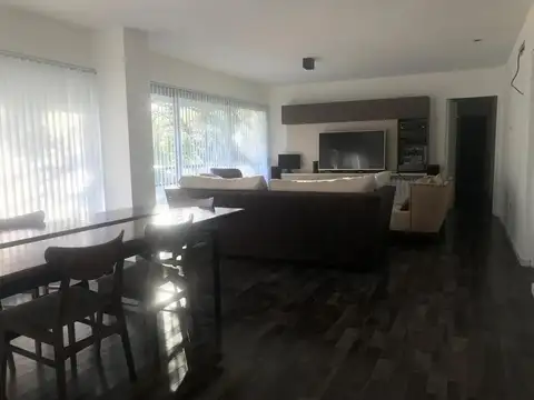 Departamento en alquiler - 3 Dormitorios 3 Baños - La Plata