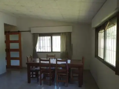 Jujuy 992, Manuel Alberti, Provincia De Buenos Aires .