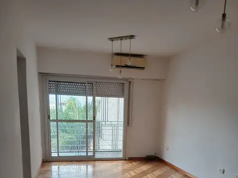 AVENIDA JUAN DE GARAY 3700 - 3 Ambientes con Balcón