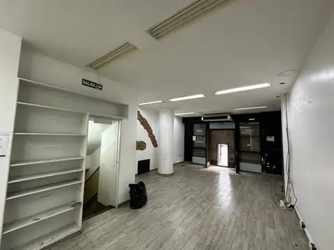 Local en Alquiler en Monserrat, $ 1.800.000