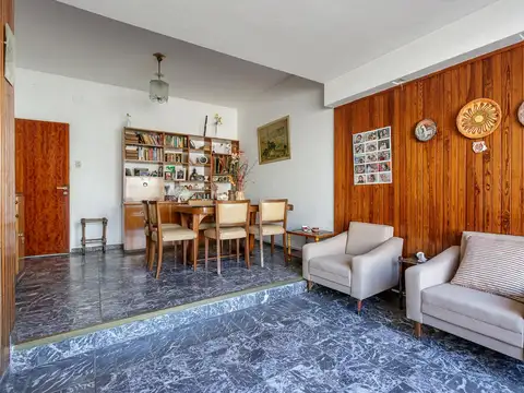 CASA A LA VENTA DE DOS DORMITORIOS CON PATIO EN ALBERDI APTA CREDITO