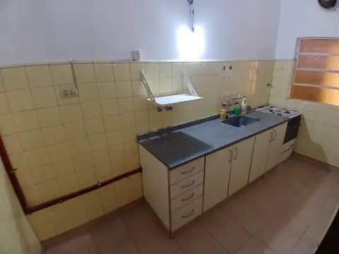Depto Tipo Casa en Alquiler 50 años