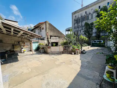 Casa a refaccionar en  venta en Martinez