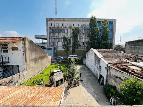 Casa 2 ambientes con 1 baño