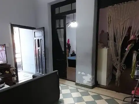 PH MULTIFAMILIAR EN 2 PLANTAS + LOCAL/OFICINA. OPORTUNIDAD.