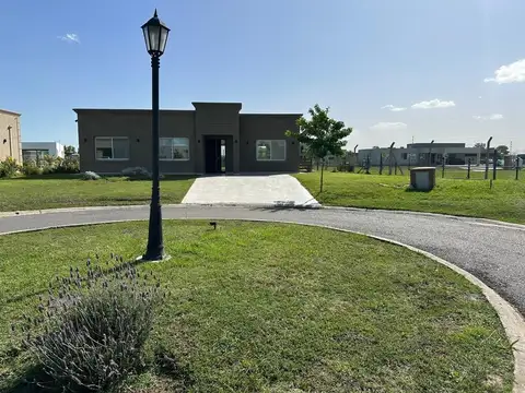 Calle El Deslinde 1100