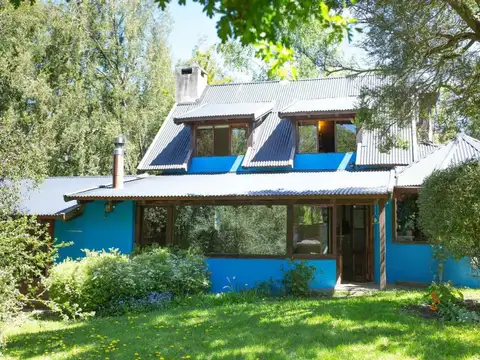 VENTA CASA EN KM 15 BARILOCHE CON DEPARTAMENTOS