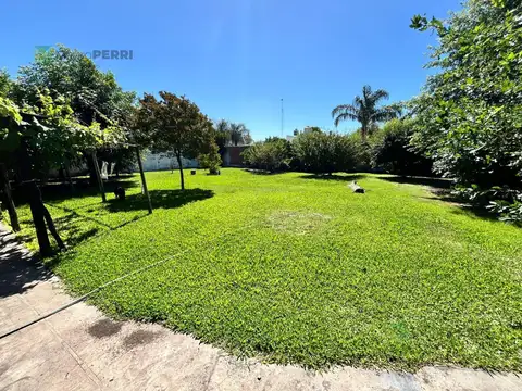 Casa en Alquiler con 3 cocheras