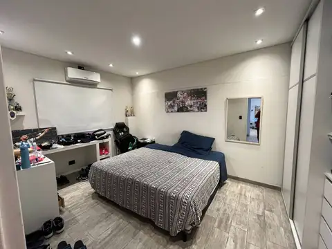 Casa 8 ambientes con 5 baños
