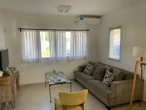 Casa en Barrio Cerrado Los Arces, complejo La Cañada del Pilar