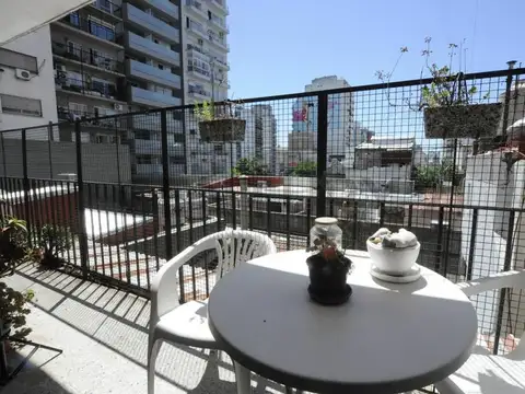 VENTA DEPARTAMENTO DE 3 AMBIENTES CON DEPENDENCIA Y BALCÓN EN ALMAGRO