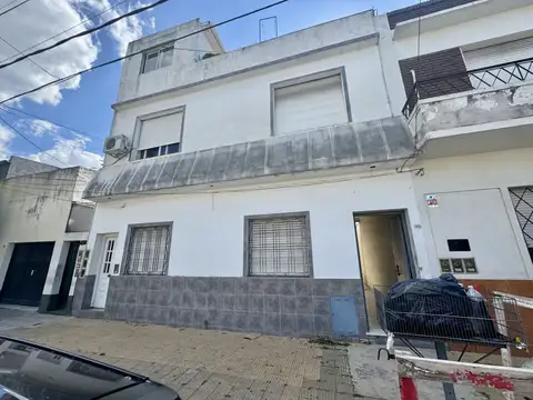 Depto Tipo Casa en Venta de 5 ambientes