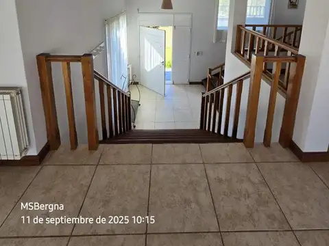 Casa 6 ambientes con 5 baños