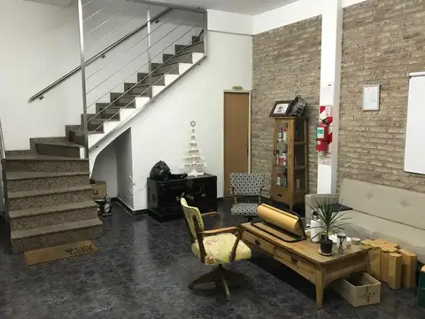 Excelente planta industrial de 1.250 m2 Ubicación privilegiada a 200 mts de  RP4