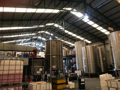 Galpon en Venta en 9 De Abril, USD 450.000