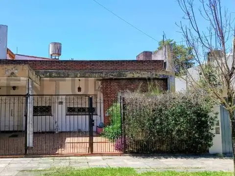 CASA VENTA CASTELAR SUR 4 AMBIENTES
