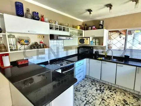 CASA VENTA CASTELAR SUR 4 AMBIENTES