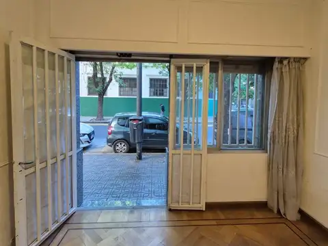 Local en Alquiler Via Pública