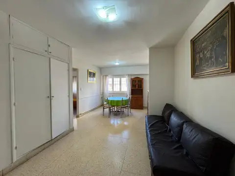 Calle 301 entre Alameda 201 y Costanera.