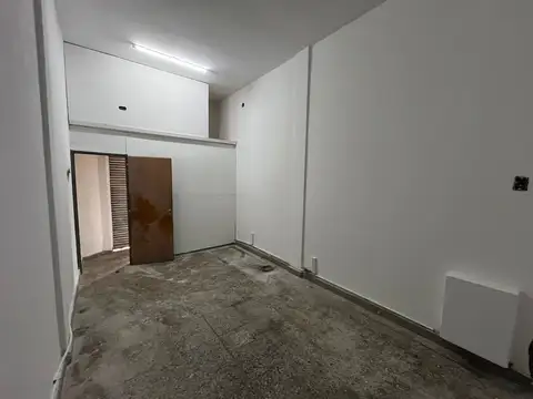 Local en Alquiler Via Púb.