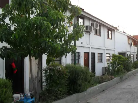 Depto Tipo Casa 2 ambientes con 1 baño