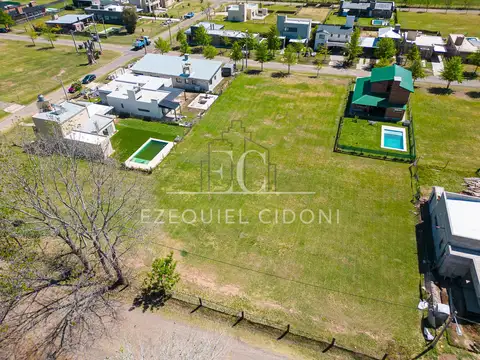 Terreno -  Futbol -  Tenis - Plaza - Gas natural