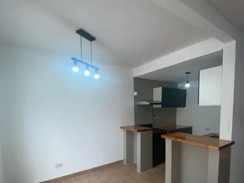 DEPARTAMENTO PH 3 AMBIENTES EN ALQUILER BERNAL