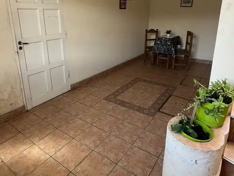 Departamento en Alquiler en Bernal Oeste, $ 700.000