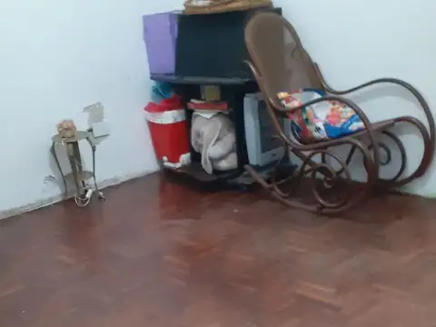 3 departamentos en block con patio