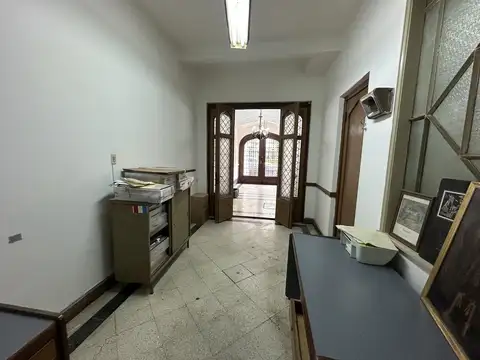 Casa 9 ambientes con 3 baños