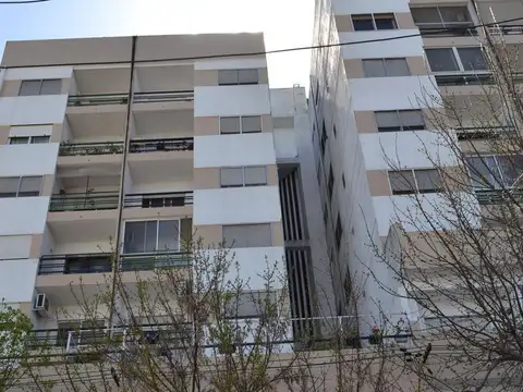 58 e/ 17 y  18 Nº1109