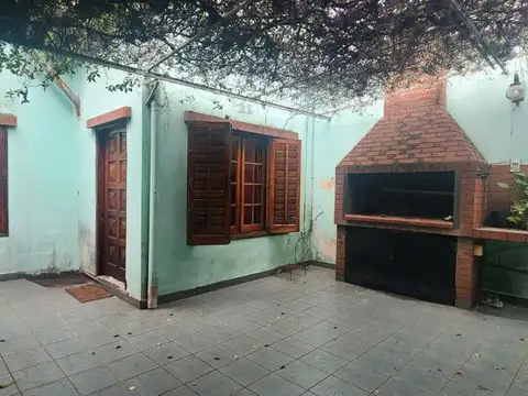 VENTA 2 CASAS DE 3 AMB C/U MORENO - PERMUTA