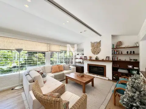 Vende Casa en Cantegril, Punta del Este de 3 dormitorios.