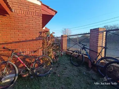 Casa 5 ambientes con 2 baños