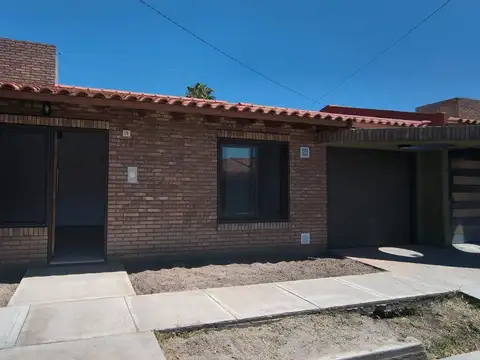 CASA A ESTRENAR B° CERRADO DORREGO