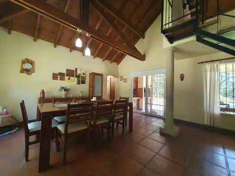 Quinta en Venta con 2 cocheras