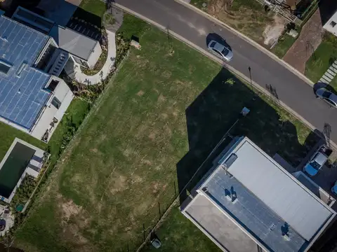 Venta Lote al Agua en Barrio Santa Ana Villanueva