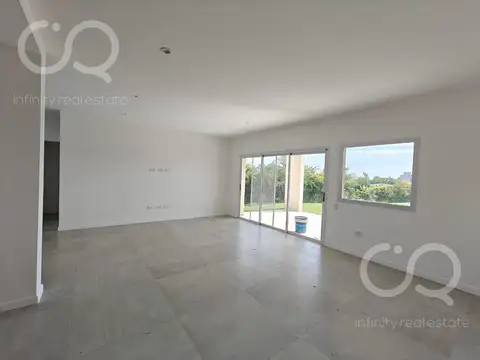 Casa en Venta en Pilar del Este - Santa Elena, USD 205.000