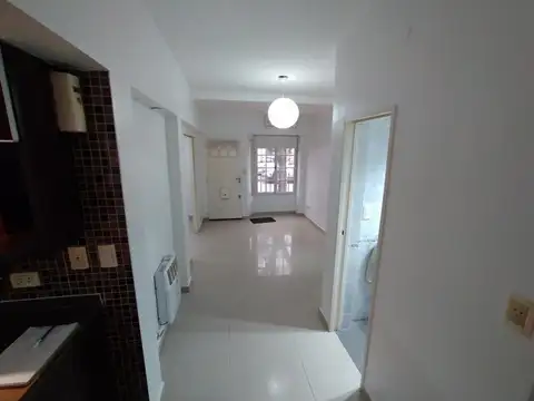 Depto Tipo Casa en Alquiler en Barrio Parque., $ 900.000