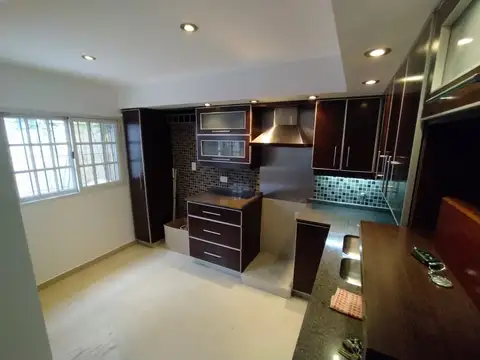 PH TIPO DUPLEX DE 3 AMBIENTES CON PATIO