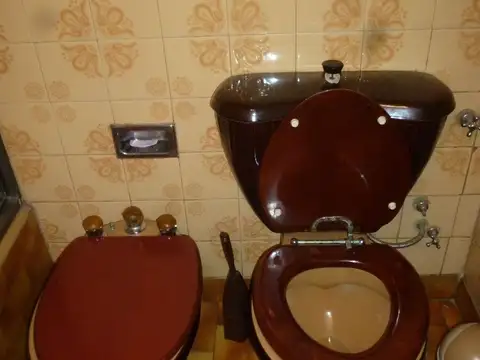 Etchegoyen 672 e/ Colon y Alsina