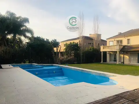 Casa 4 ambientes con 4 baños