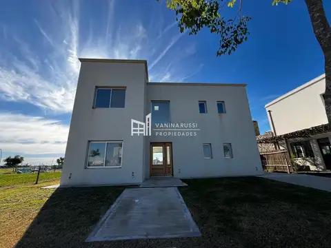 Casa en venta de 4 dormitorios en Puertos Riberas