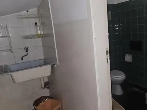 Galpon en Venta 93  mts Fondo