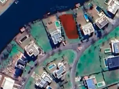 Venta Lote a La Laguna Central barrio El Canton Golf Escobar