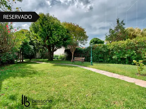 Venta casa 3 habitaciones mas escritorio en  Parque Luro