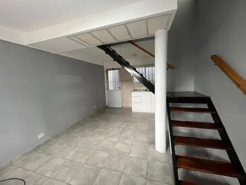 Departamento en Alquiler en Adrogue, $ 450.000