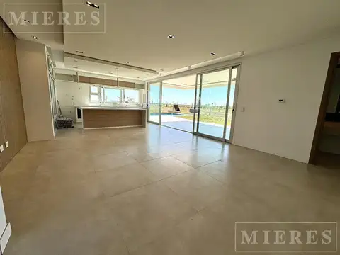 Casa en Venta sobre lote interno en Puertos del Lago Barrio Nativas